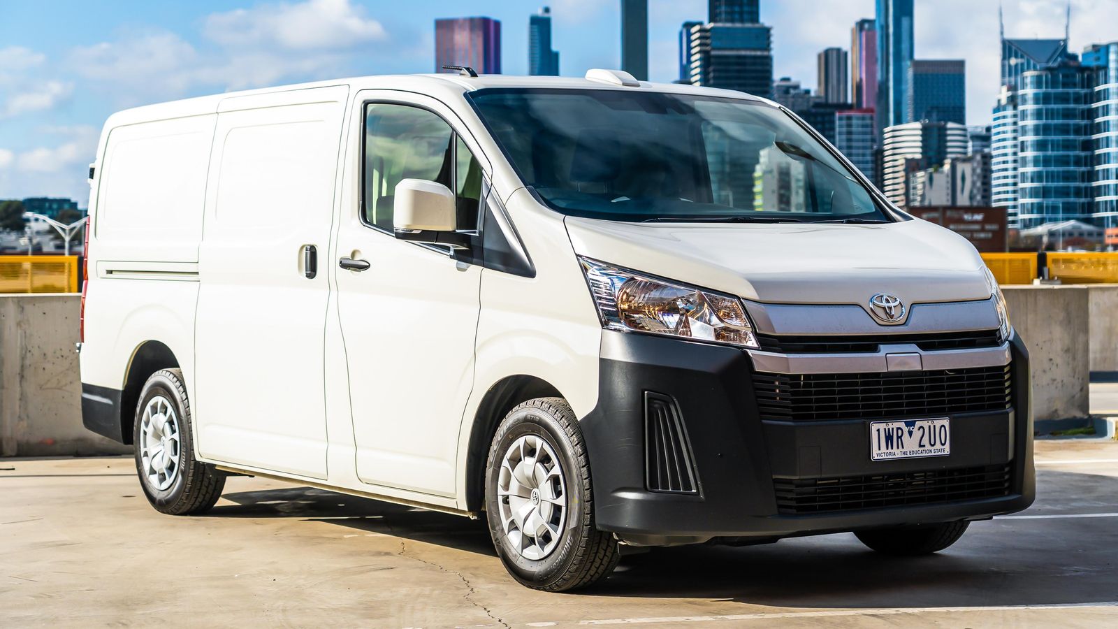 Toyota HiAce - Image 2